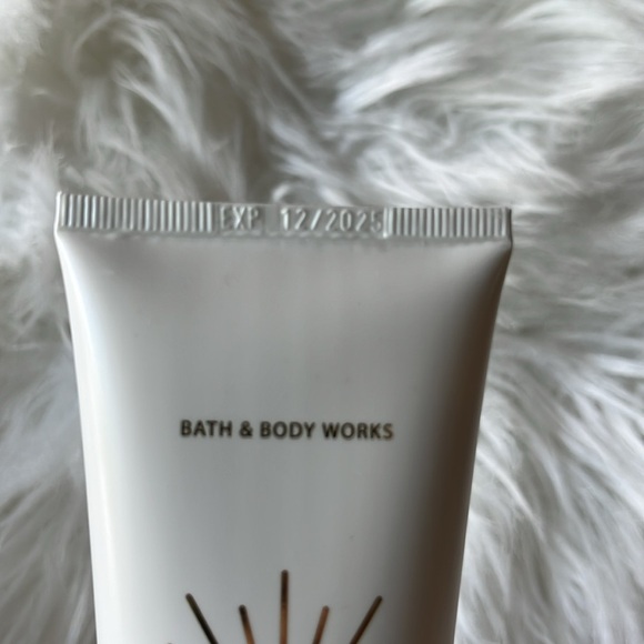 🆕 Bath & Bodywork’s Waikiki Beach Coconut SPF 50 Sunscreen and Body Lotion - Picture 10 of 10